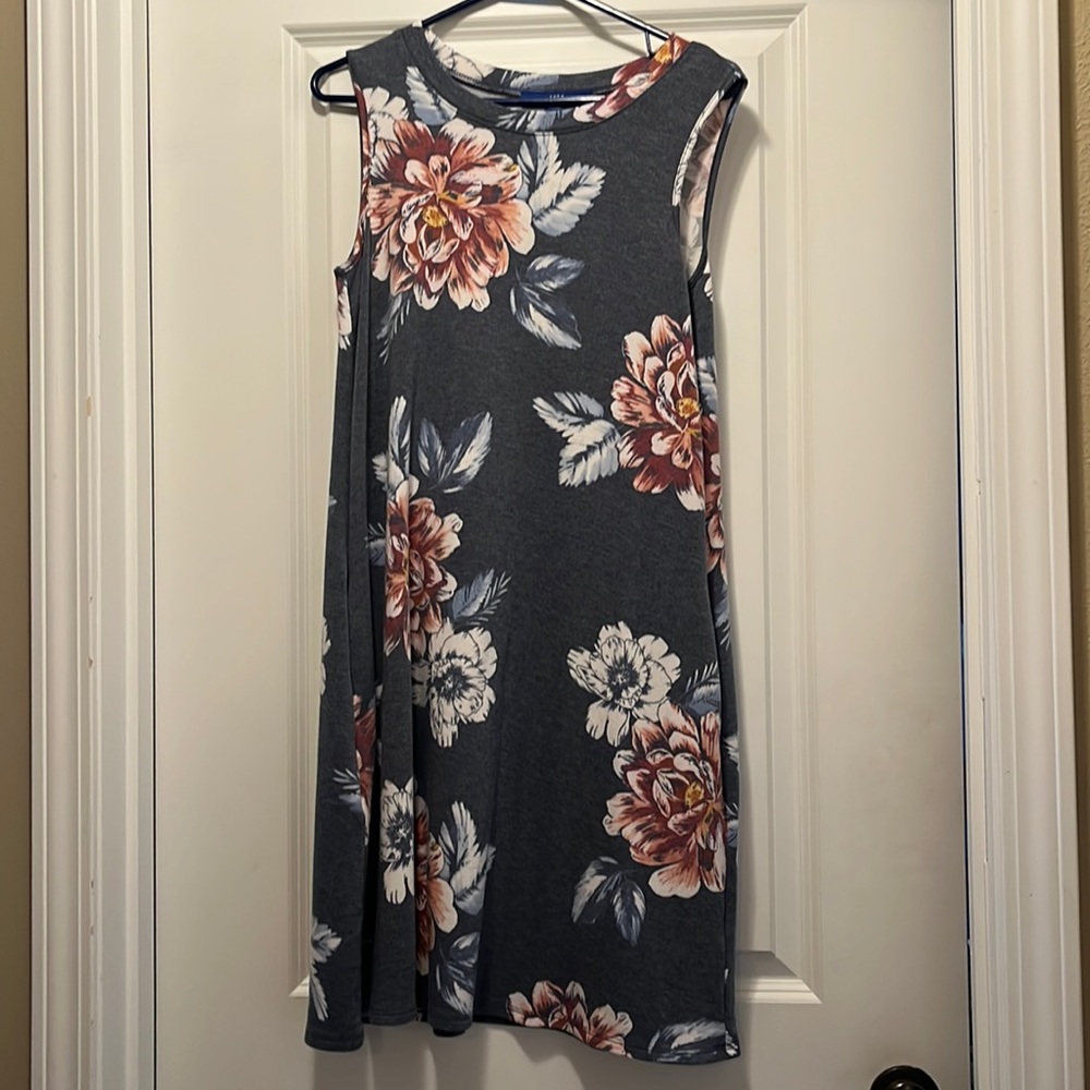 APT 9 dress, with pockets